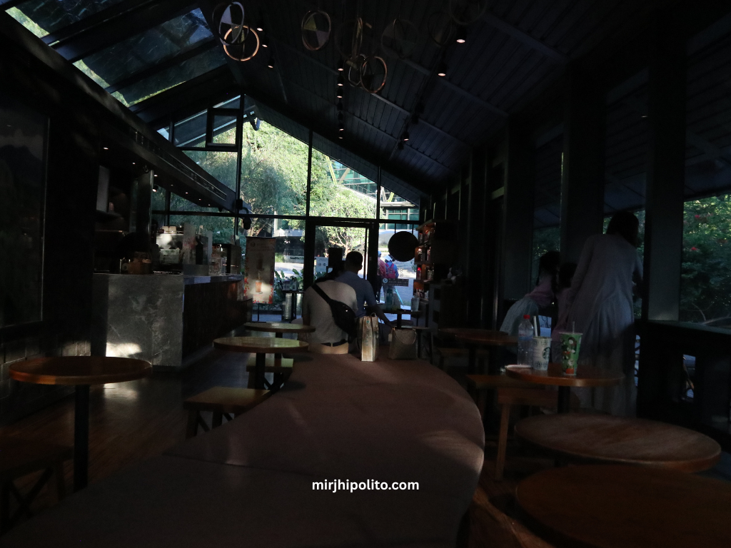 Starbucks Tamsui Cloud Gate Shop
